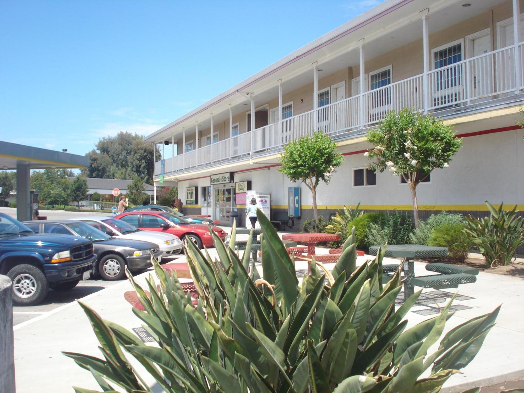 Garlic Farm Inn Gilroy Exterior photo